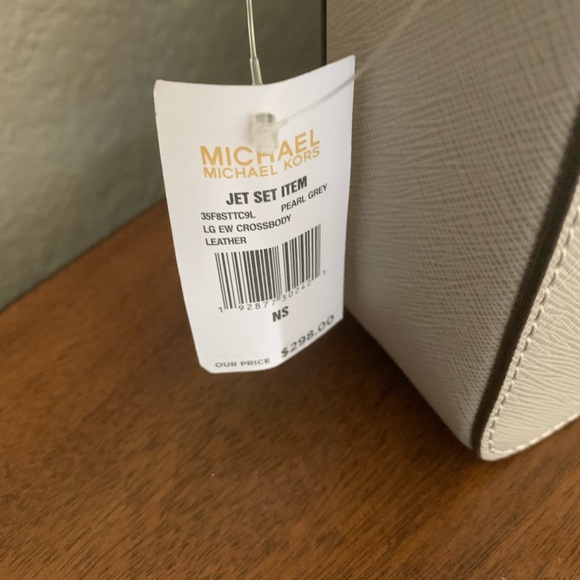 Last one ‼️New MK Jet Set Crossbody - Picture 3 of 5